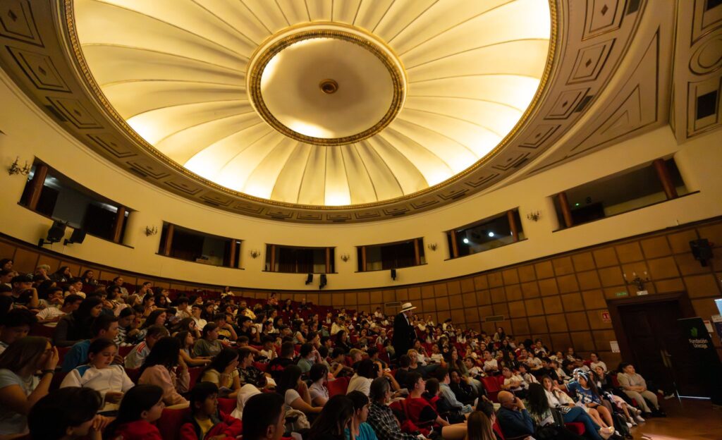 Concierto en la Sala Máxima del Espacio V Centenario de la UGR